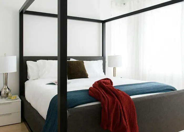 The Vegas Glamour Hideaway